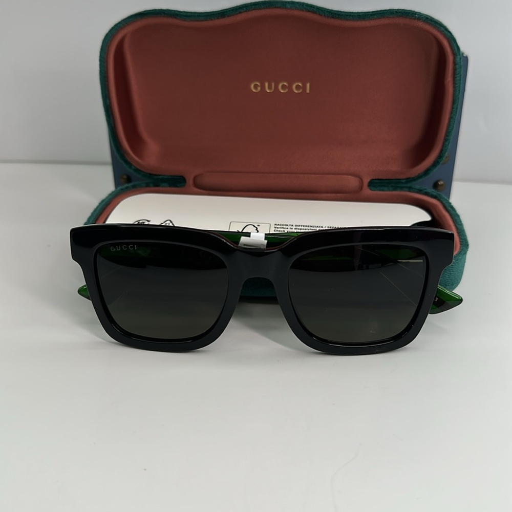 💯- New Authentic Gucci Gucci GG0001SN 002 Black/GREEN/ Red Sunglasses - Picture 11 of 14